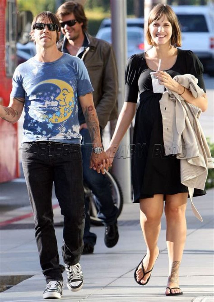 Unveiling The Life Of Everly Bear Kiedis' Mother