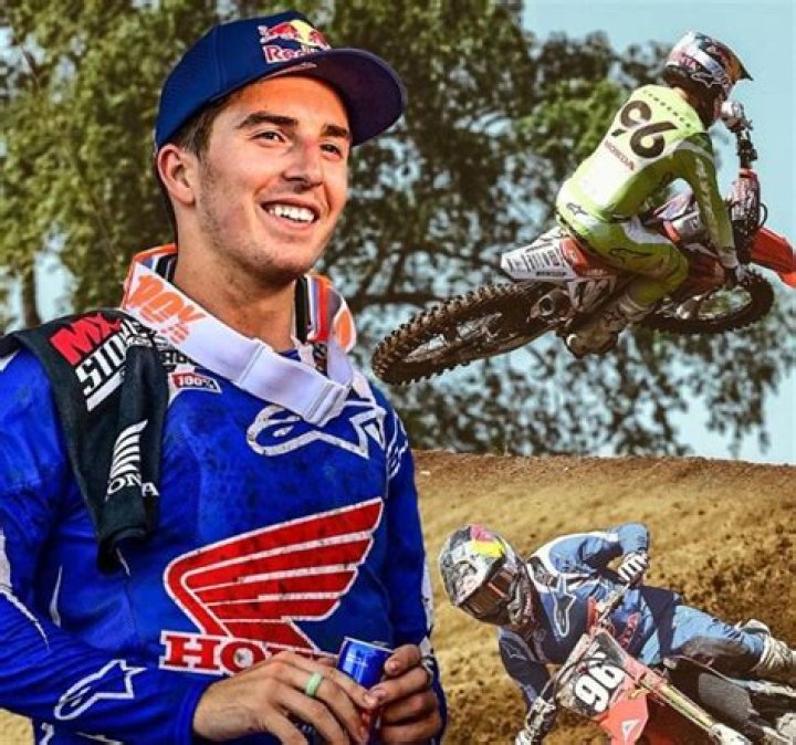 Hunter Lawrence: Uncovering The Rising Star's Age