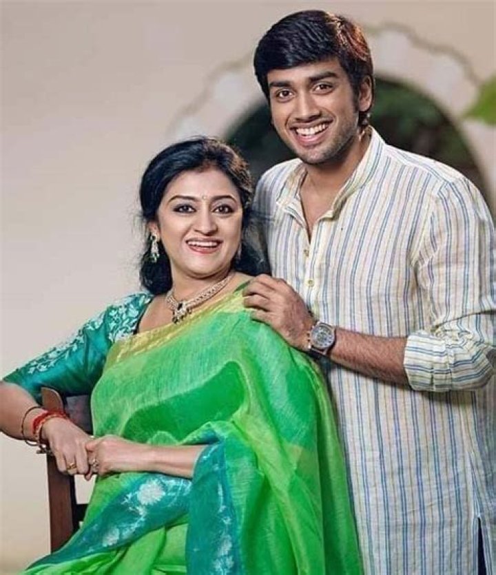 Unveiling The Life Of Jayaram's Wife: A Journey Of Love And Partnership