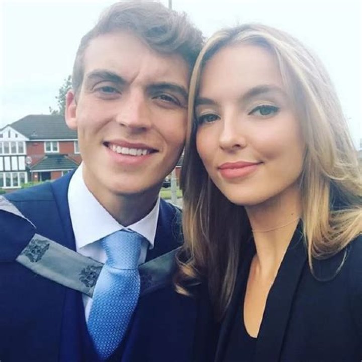 Jodie Comer's Boyfriend: Unraveling The Love Story