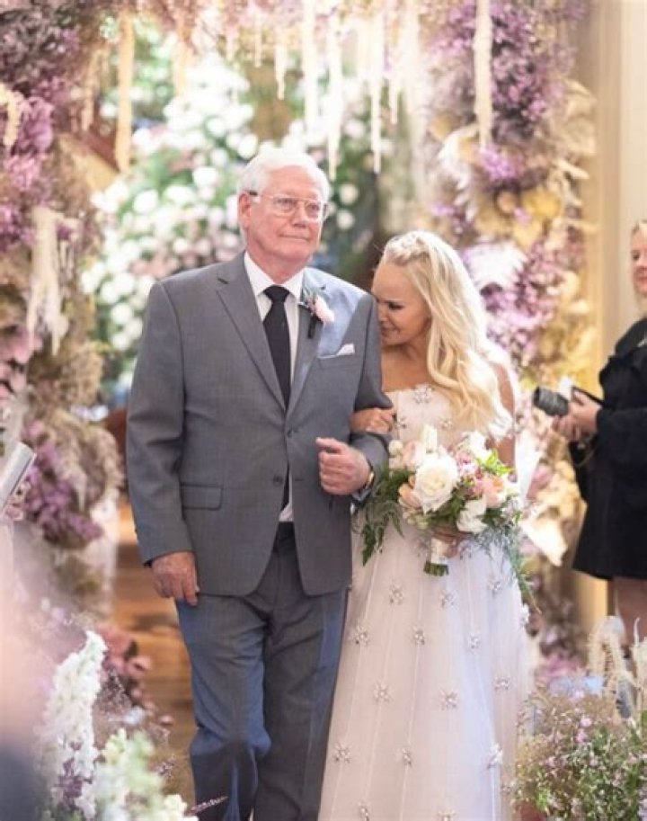 Unveiling The Legacy Of Kristin Chenoweth's Father