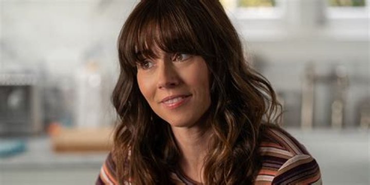 Exploring The Diverse Career Of Linda Cardellini: A Look At Her Filmography