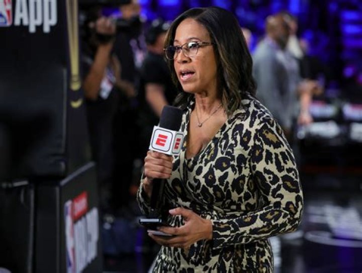 Meet The Renowned Sportscaster: Lisa Salters