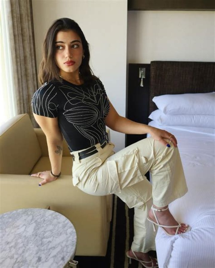 The Enchanting World Of Sara Safari: A Journey Into Adventure